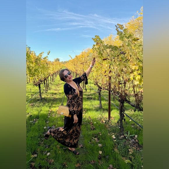 Meet your Posher, Edith - Picture 1 of 7